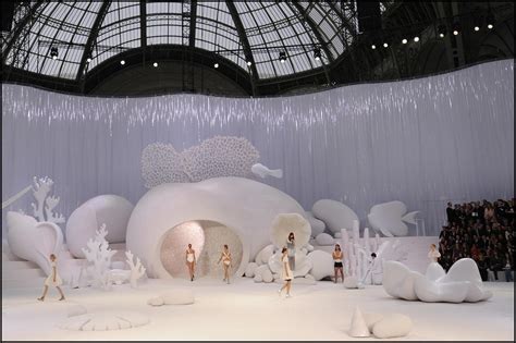 Xavier Veilhan : les décors des défilés Chanel imaginés par 